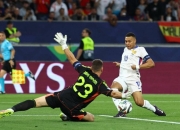 强强对话引发球迷激动，现场气氛持续升温热力十足的简单介绍