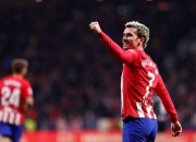 关于巴萨前锋格列兹曼在比赛中遭受犯规，耽误球队进攻的信息